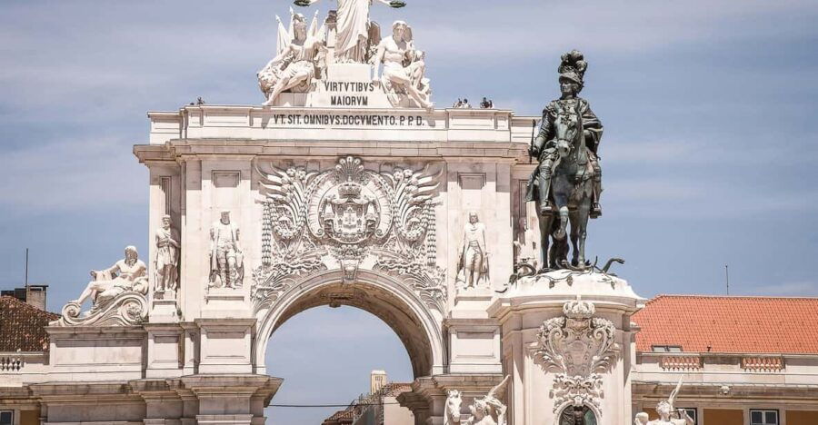 lisbon-private-tuktuk-tour