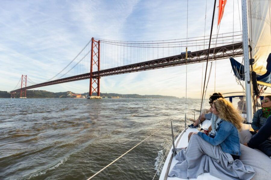 lisbon-sailing-tour-on-the-tagus-river