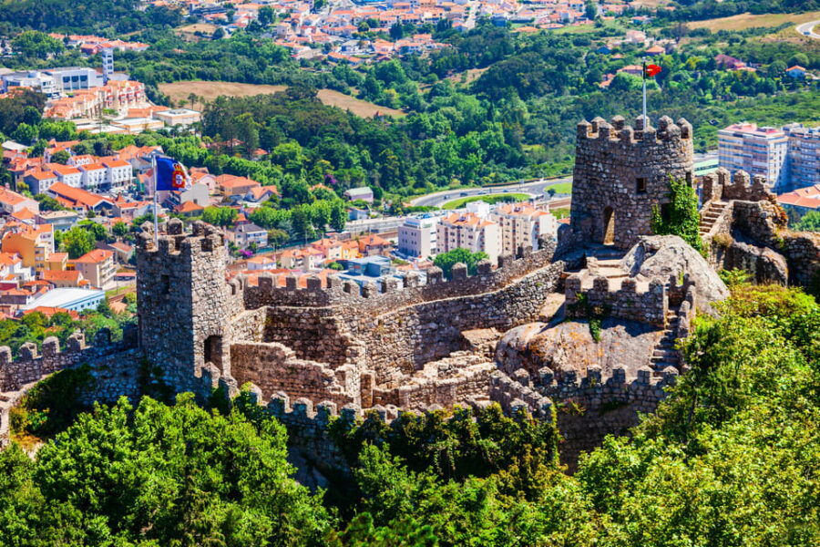 lisbon-sintra-pena-moorish-castle-regaleira-day-tour