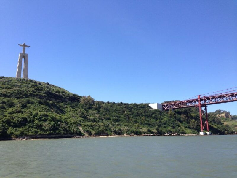 lisbon-tagus-river-yellow-boat-cruise