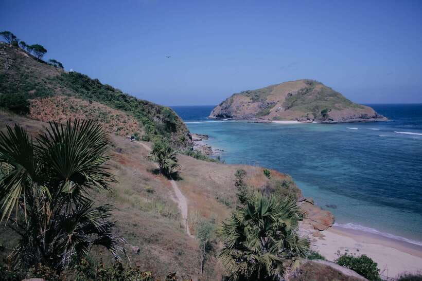 lombok-dirt-bike-sunrise-cliff-beaches-and-gunung-tunak