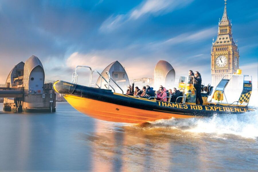london-70-minute-thames-barrier-speedboat-tour