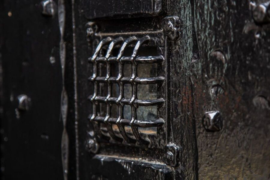 london-jack-the-ripper-and-sherlock-holmes-bus-tour