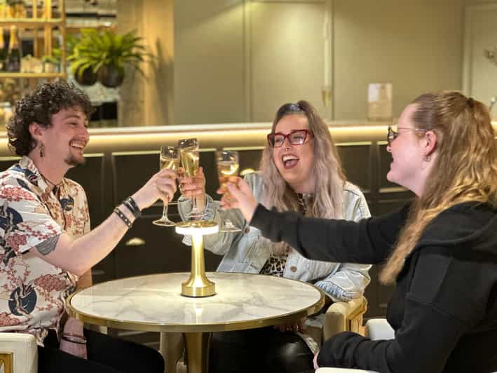 london-madame-tussauds-fast-track-entry-champagne-bar