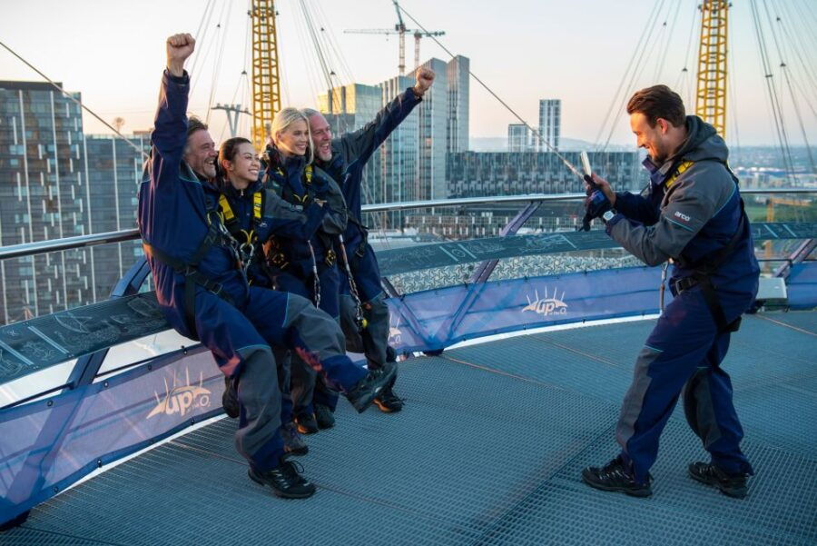 london-o2-arena-rooftop-climbing-experience