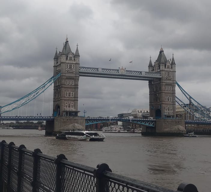 london-tower-of-london-and-tower-bridge-guided-tour