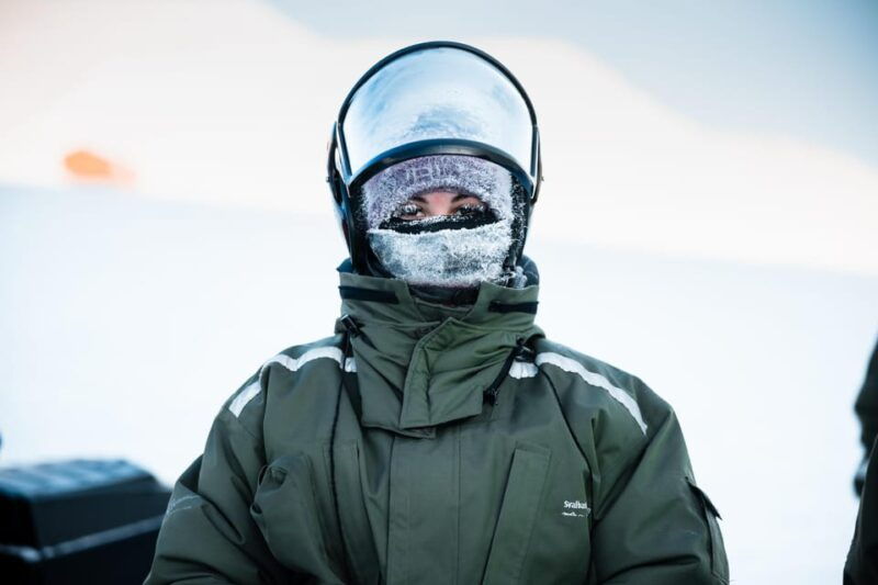 longyearbyen-snowmobile-tour-to-tempelfjorden-with-lunch