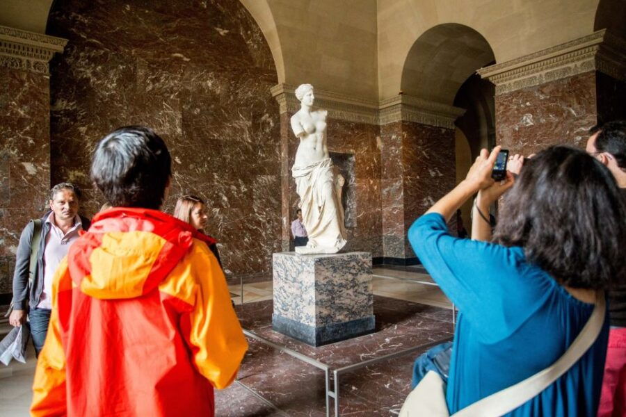 louvre-museum-skip-the-line-guided-tour-2