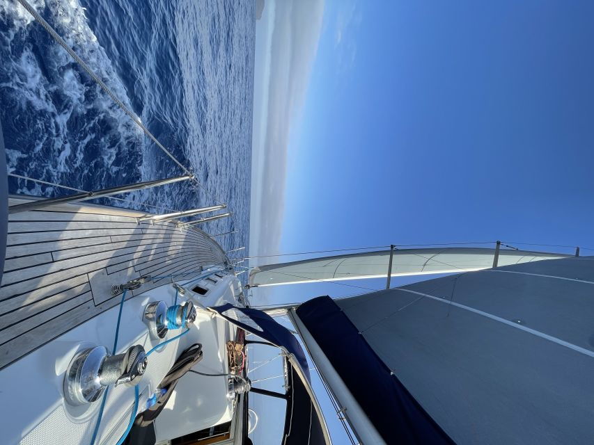 madeira-luxury-yacht-sailing-sunset-tour