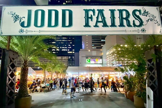 Maeklong Railway and Damnoen Saduak Floating Market Tour - Key Points