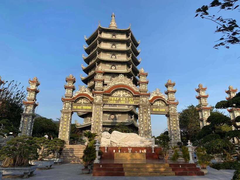 marble-mountains-hoi-an-boat-ride-lantern-release-tour