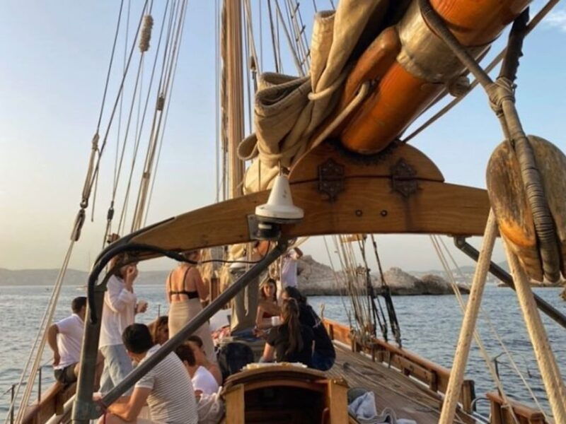 marseille-sunset-cruise-cocktail-dinner-in-frioul-islands