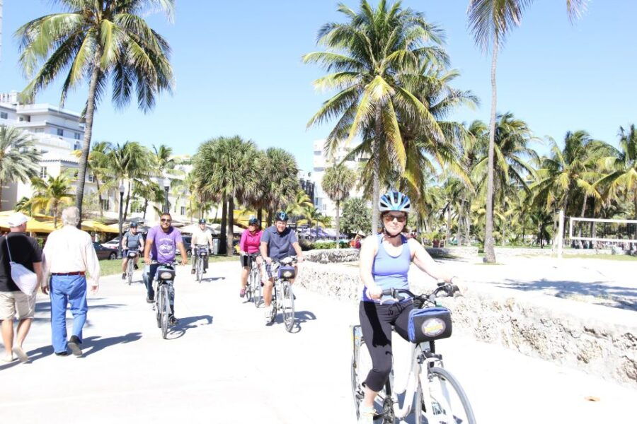 Miami: 2-Hour Art Deco Bike Tour