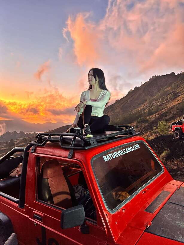 mount-batur-jeep-sunrise-black-lava-with-breakfast