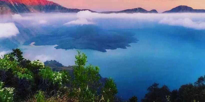 mount-rinjani-2-days-1-night-hike-to-senaru-crater-rim-2626m