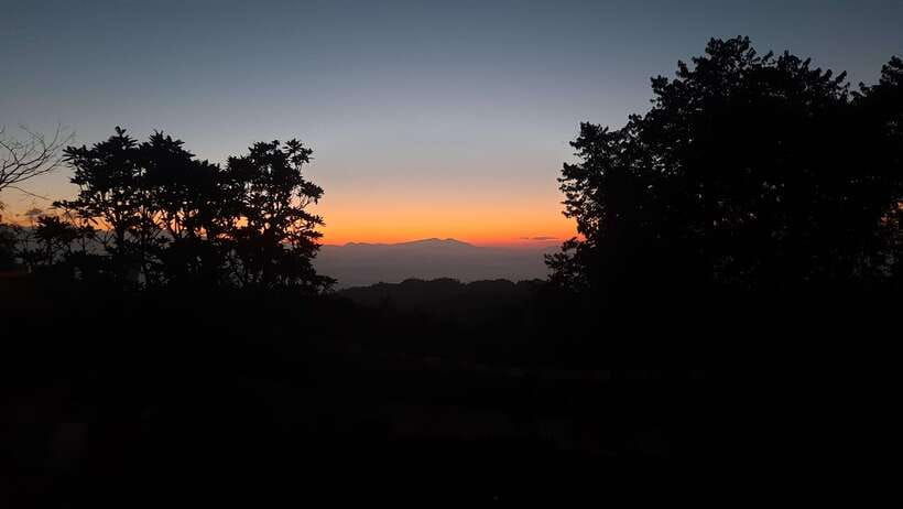 nagarkot-sunrise-bhaktapur-durbar-unesco-tour-in-kathmandu