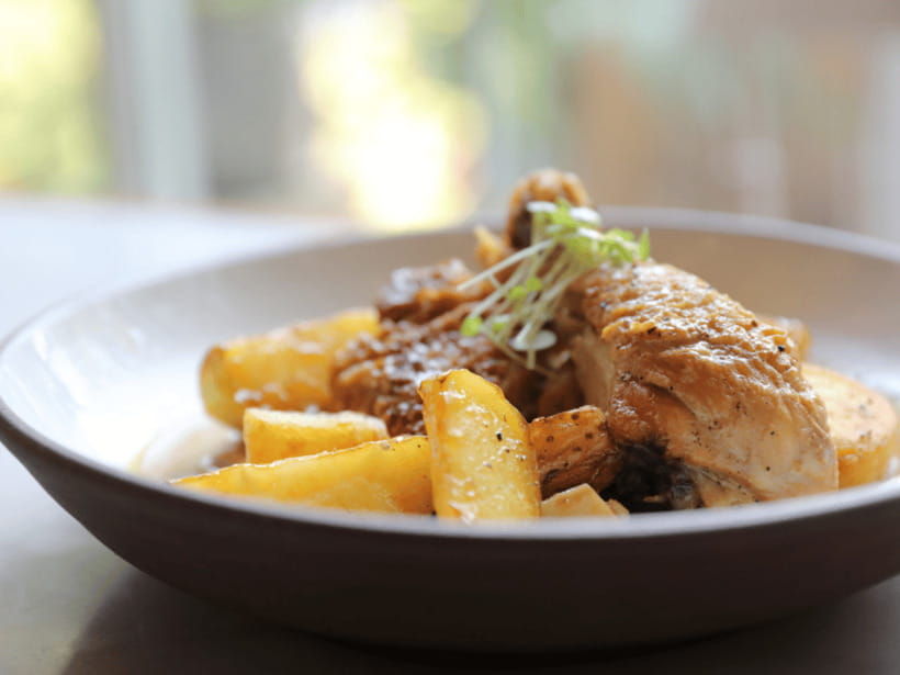 nepal-learn-to-make-momos-and-chicken-aloo-with-rice