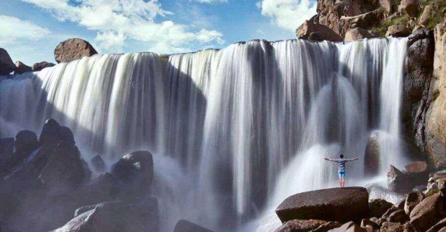 on-the-way-to-pillones-waterfall-excursion-from-arequipa-2