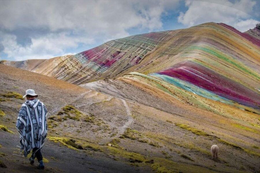 one-day-excursion-splendid-colored-mountain-palcoyo