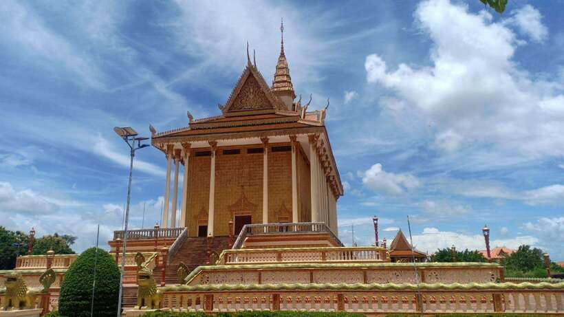 oudong-mountain-phnom-penh-former-capital-private-day-tour