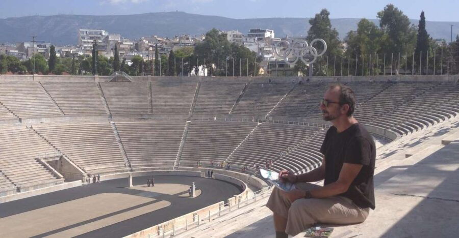 outdoor-drawing-class-in-the-old-center-of-athens