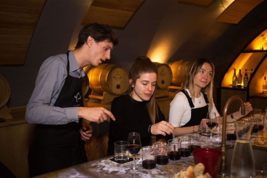 paris-2-hour-wine-making-workshop