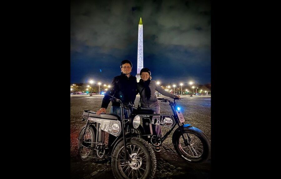 paris-eiffel-tower-and-notre-dame-night-tour-by-e-bike