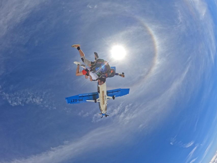 pattaya-dropzone-tandem-skydive-experience-with-ocean-views