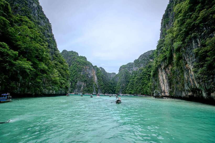 phi-phi-early-morning-speed-boat-to-maya-bay