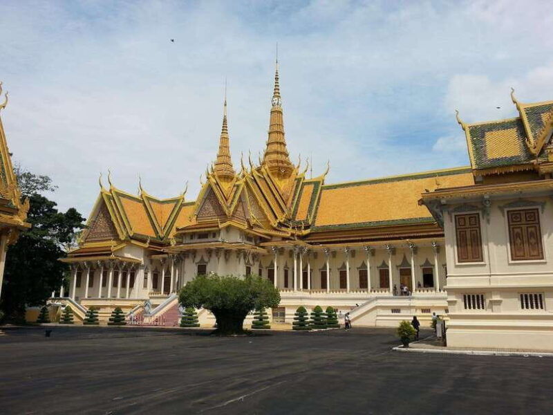 phnom-penh-full-day-city-tour-with-experienced-tour-guide