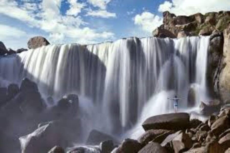 pillones-waterfall-and-imata-stone-forest-3