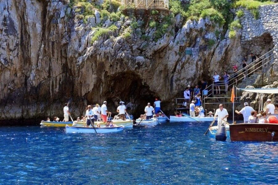 positano-private-boat-cruise-to-capri-island-blue-grotto