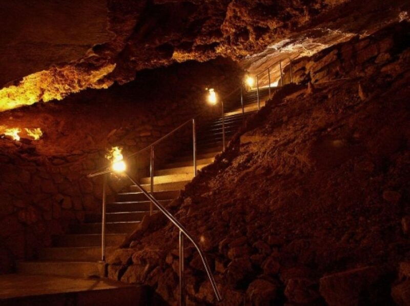 prague-all-inclusive-karlstejn-castle-and-caves-tour