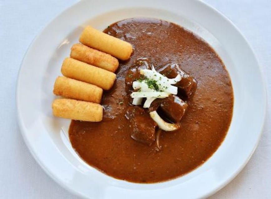 prague-folklore-show-with-dinner-and-prague-by-night-tour