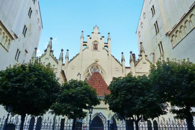 prague-old-town-and-jewish-quarter-tour