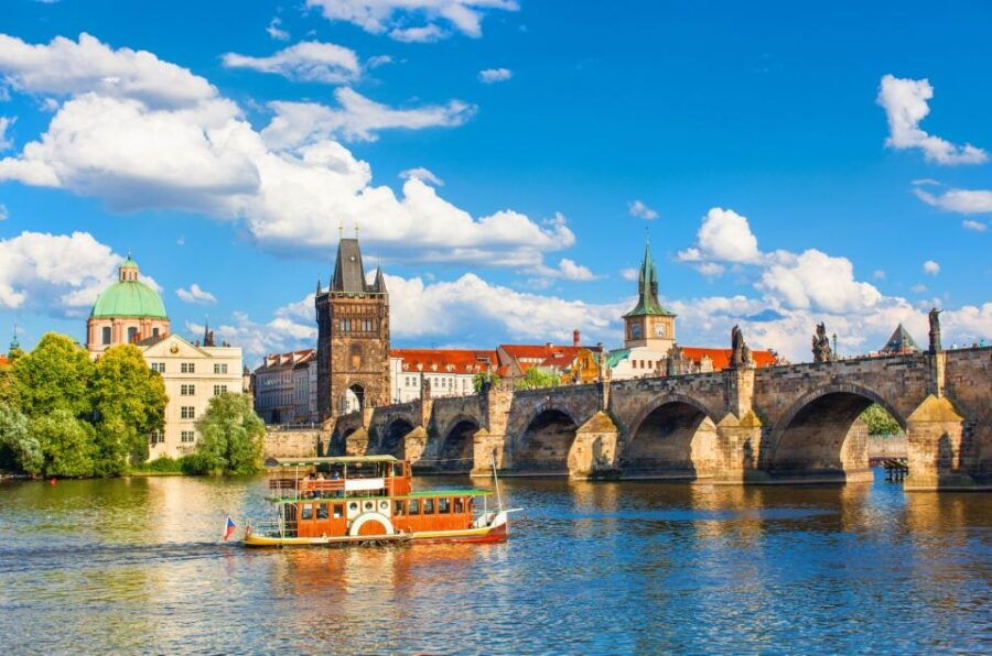 prague-old-town-family-tour-attractions-royal-castle