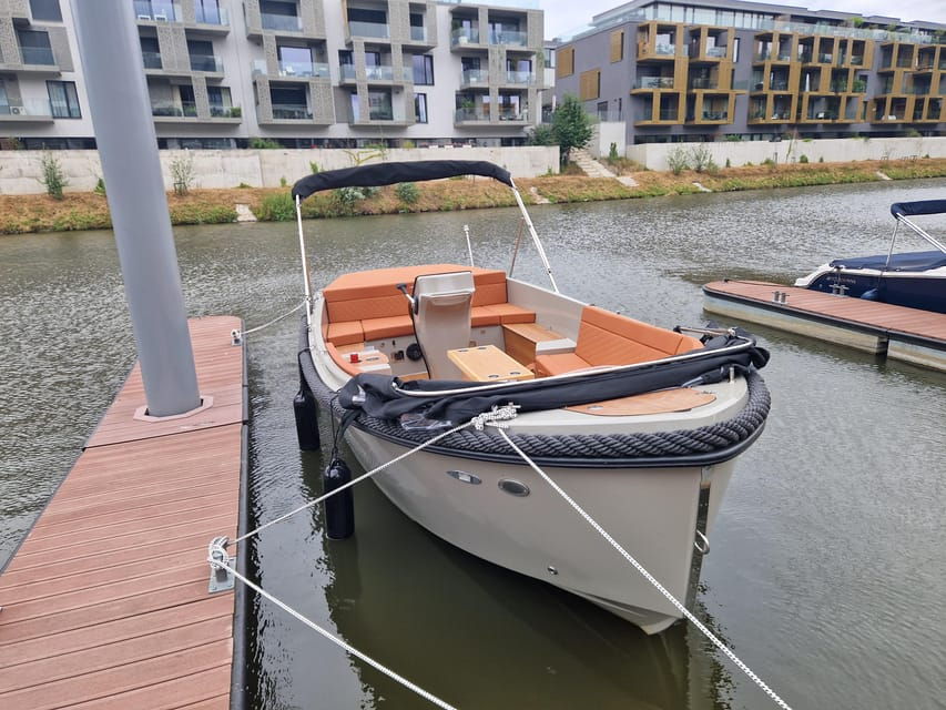 prague-private-boat-tour-2-hours-2