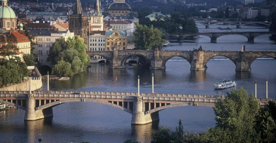 prague-river-cruise-with-transfer-to-pier