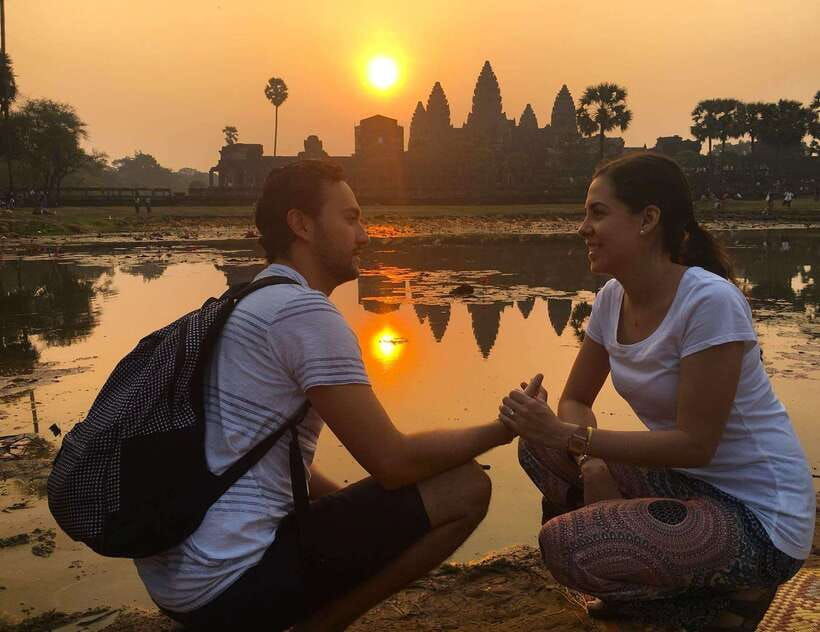 private-angkor-wat-sunrise-tours-and-sunset-floating-village