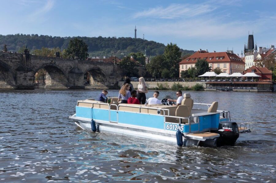 private-boat-cruise-with-unlimited-prosecco
