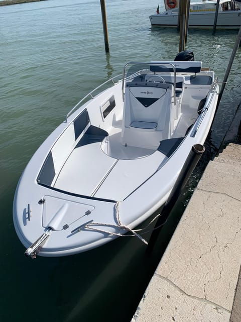 private-boat-tour-visit-the-major-islands-venice