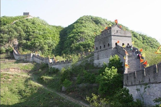 Private Dandong City Day Tour:Hushan Great Wall,Yalu River Broken Bridge,Border - Cruising the Yalu River: The Border in Motion