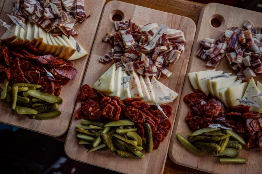 private-riverboat-tour-on-kupa-river