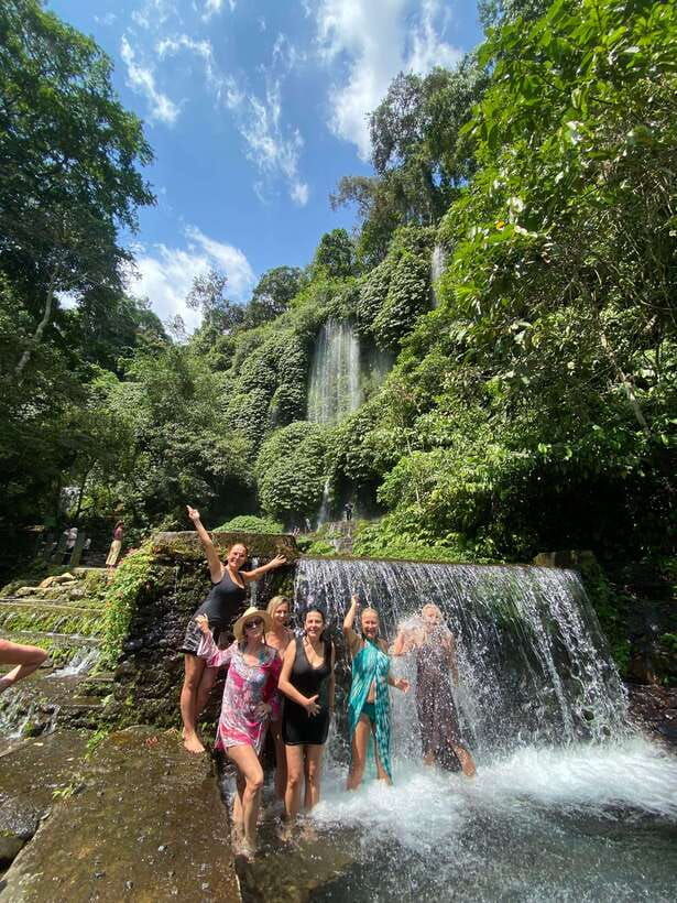 private-tour-benang-stokel-kelambu-waterfalls-sukarara