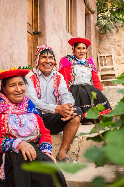 private-tour-from-cusco-llama-treking-healing-with-clay-2