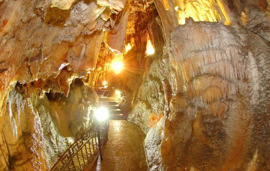 private-tour-melissani-drogarati-myrtos-swim-stop