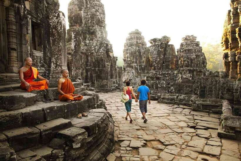private-tours-angkor-wat-thom-and-small-group-temple