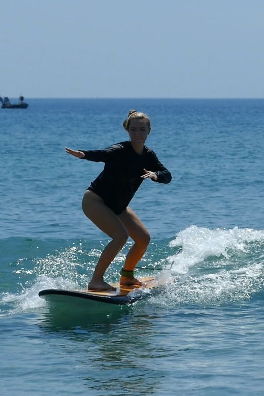 pro-surf-group-lessons-in-da-nang-vietnam