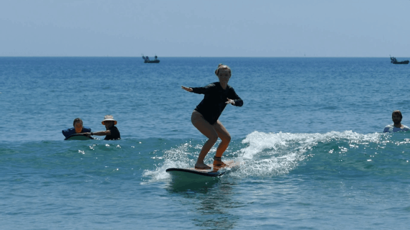 pro-surf-group-lessons-in-da-nang-vietnam