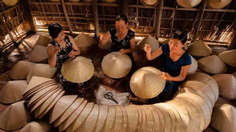 quang-phu-cau-incense-stick-village-conical-hat-village